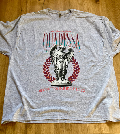 Quadessa - Leg Day heavy tee